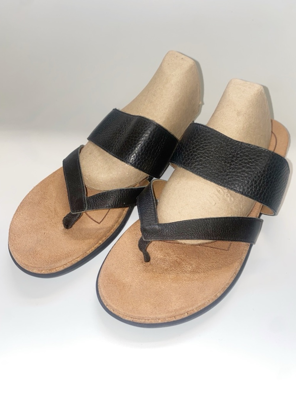 Vionic Marvina Black Leather Thong Sandals 10